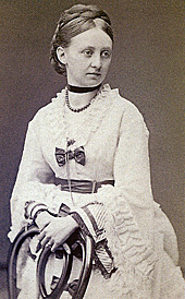 Дама в летнем прогулочном платье. 1875 г. [Васильев А. с. 73]