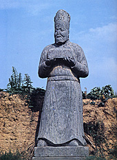 Вэнь-хуань (гражданский чиновник). 1085 г. Камень. Высота 306 см. Погребальный комплекс императора Шэнь-цзуна, провинция Хэнань, КНР