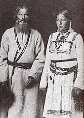 Верховые чуваши в традиционных костюмах. Фрагмент фотографии Г.Ф. Локке, 1869 г.