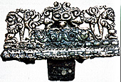 Пряжка. Бронза, вставки из коралла. Германия. V в. до н.  э. Собрание Музея рейнских земель (Rheinisches Landesmuseum), г. Триер