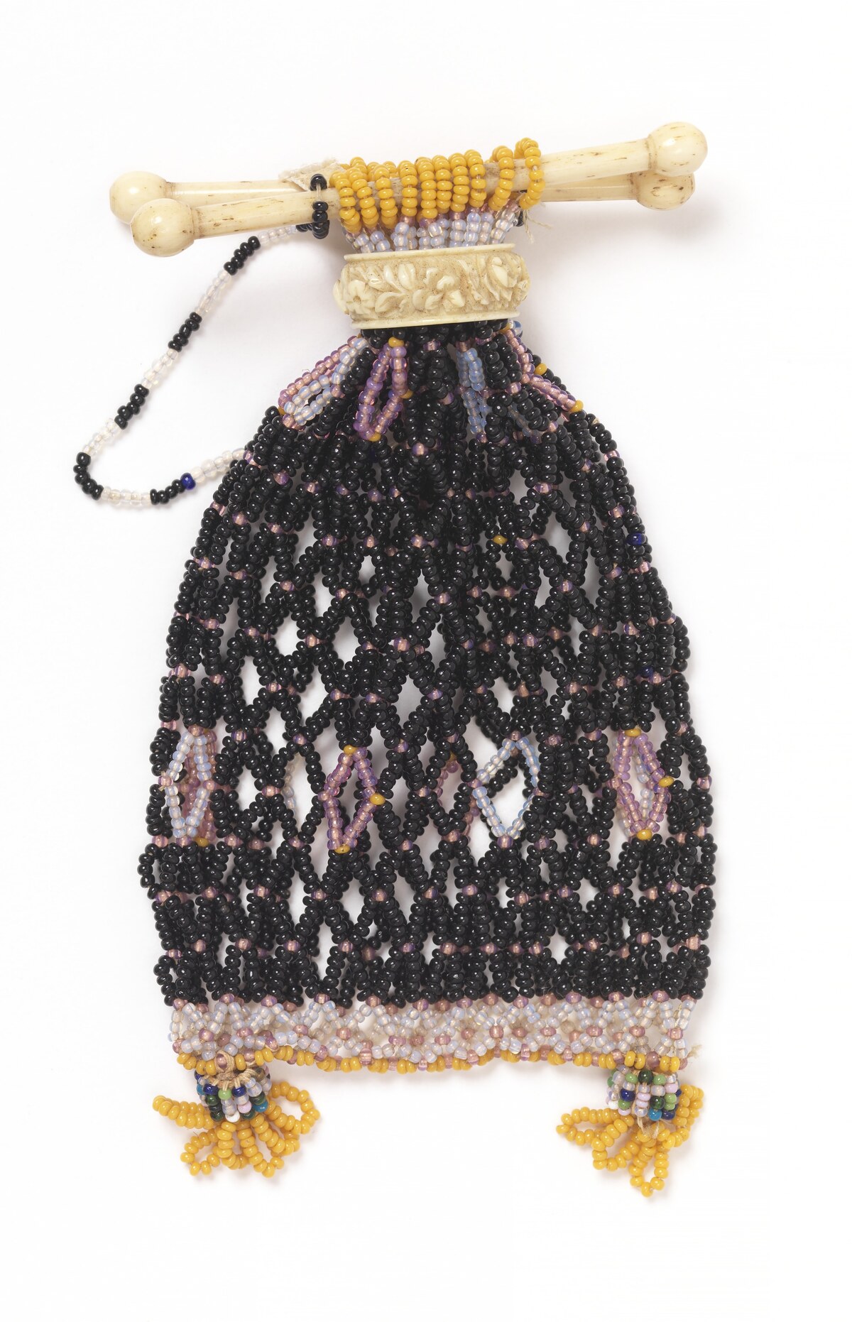 Бисерная сумка из чёрного бисера, Европа, 1830–1860