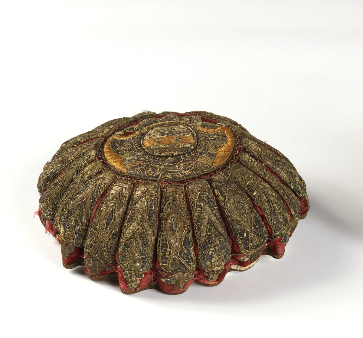 Поясной кошель из красного бархата, Италия, XVII век (инв. 1926-11-16)